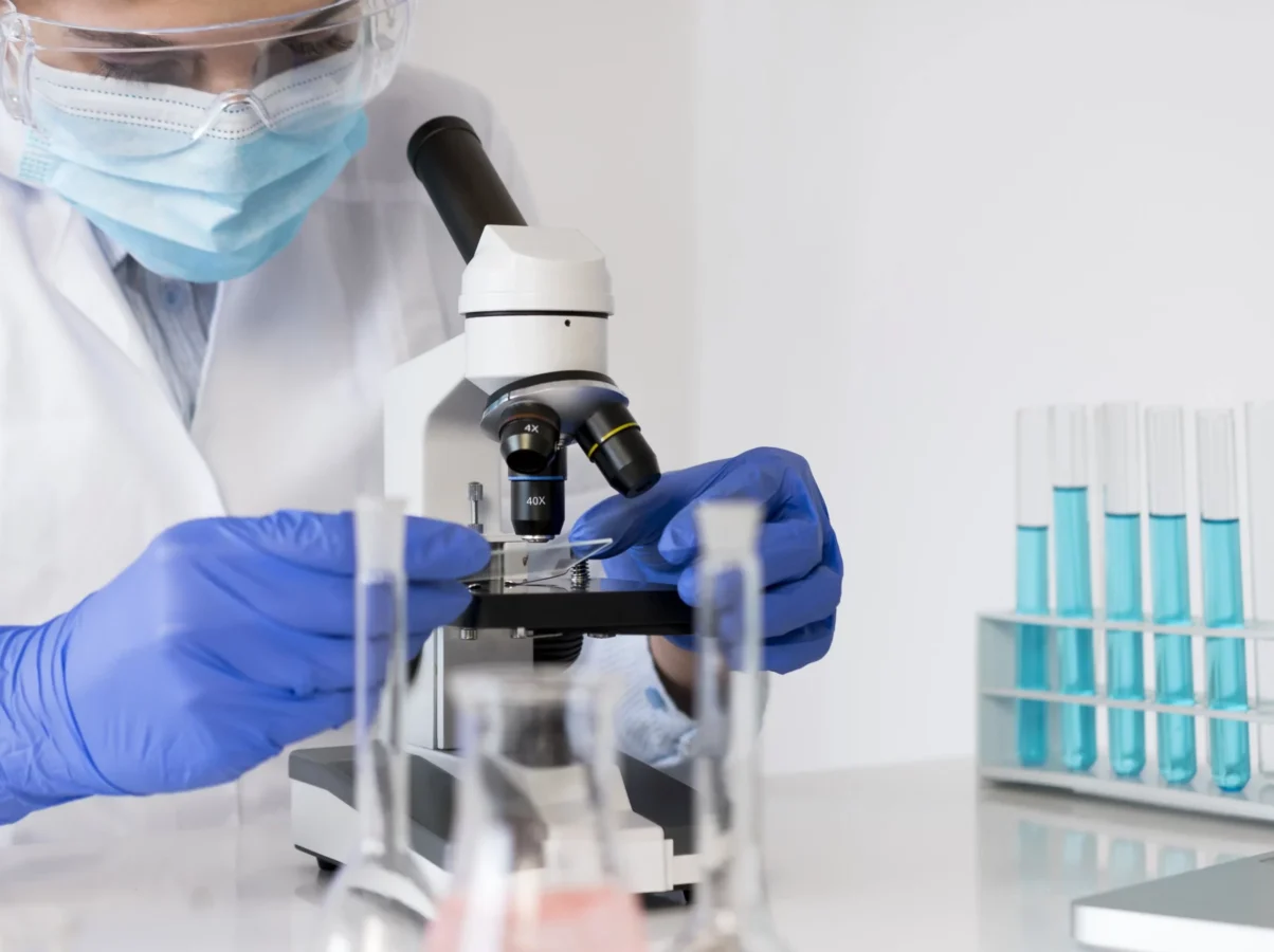 woman-working-laborator-scaled